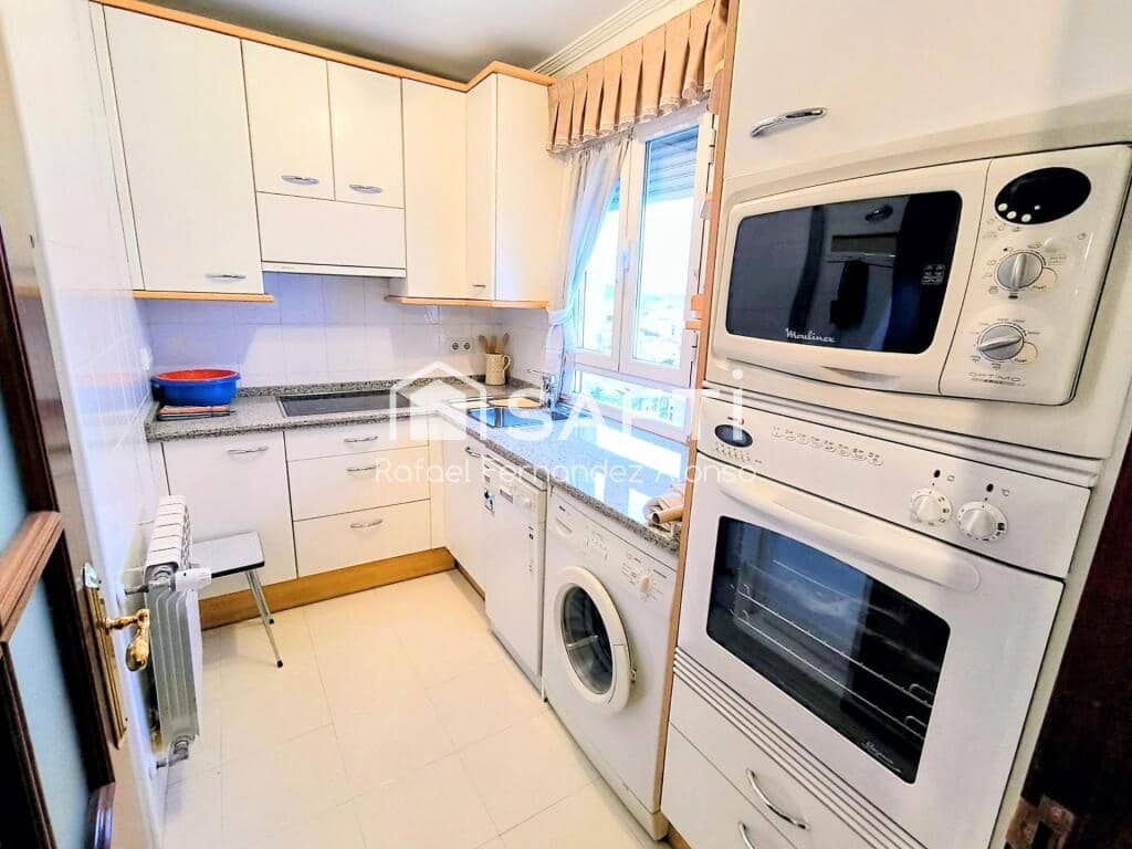 2 sovrum Lägenhet till salu i Leon stad - 240 000 € (Ref: 9410872)