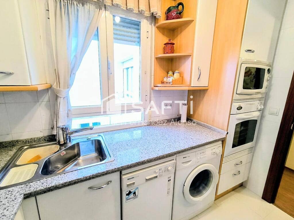 2 sovrum Lägenhet till salu i Leon stad - 240 000 € (Ref: 9410872)