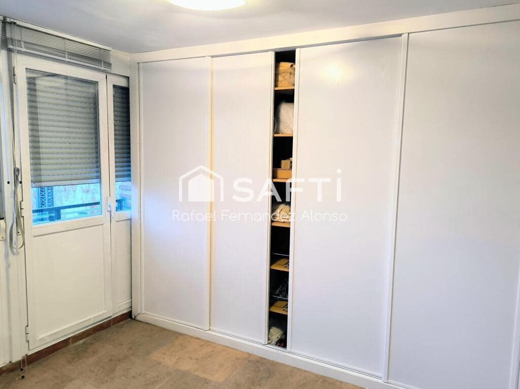 2 sovrum Lägenhet till salu i Leon stad - 240 000 € (Ref: 9410872)