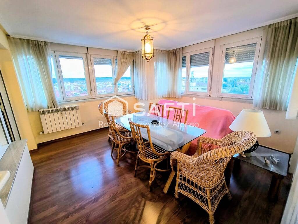 2 sovrum Lägenhet till salu i Leon stad - 240 000 € (Ref: 9410872)