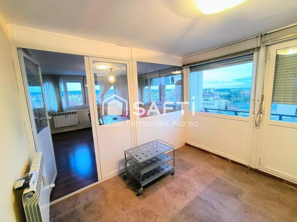 2 sovrum Lägenhet till salu i Leon stad - 240 000 € (Ref: 9410872)