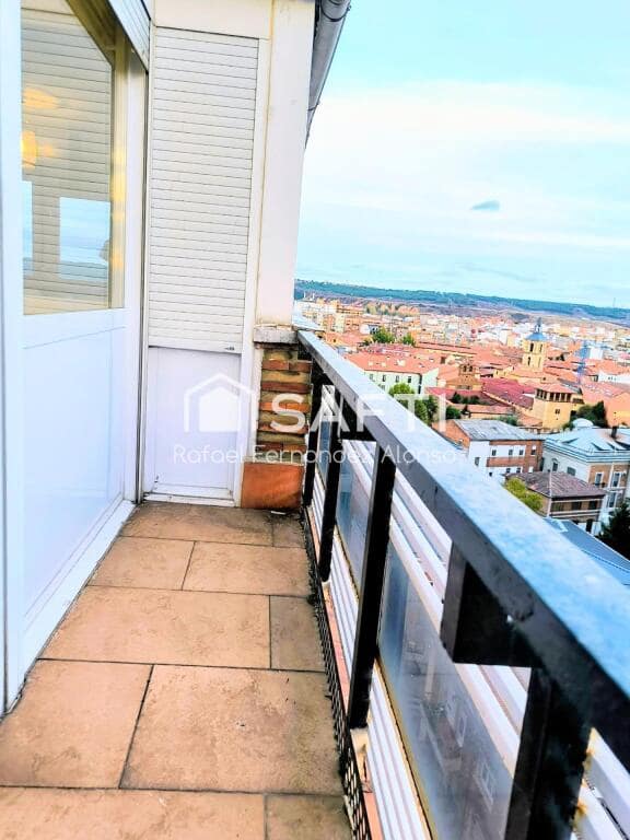 2 sovrum Lägenhet till salu i Leon stad - 240 000 € (Ref: 9410872)