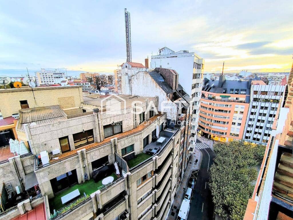 2 sovrum Lägenhet till salu i Leon stad - 240 000 € (Ref: 9410872)