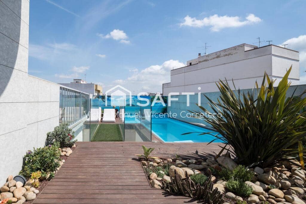 5 soverom Rekkehus til salgs i Carcaixent med svømmebasseng garasje - € 790 000 (Ref: 9410873)