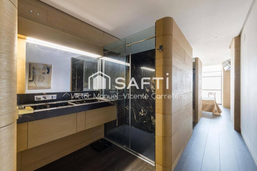 5 soverom Rekkehus til salgs i Carcaixent med svømmebasseng garasje - € 790 000 (Ref: 9410873)