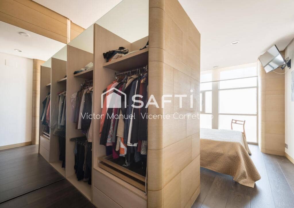 5 soverom Rekkehus til salgs i Carcaixent med svømmebasseng garasje - € 790 000 (Ref: 9410873)