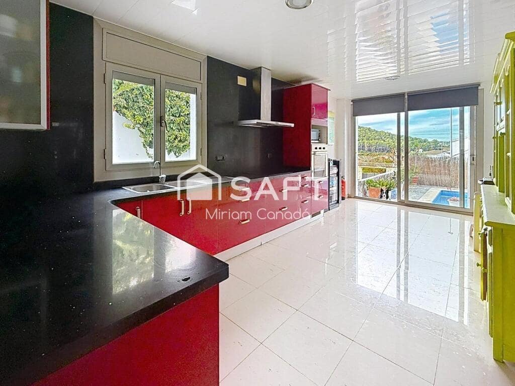 6 soverom Villa til salgs i Calafell med svømmebasseng garasje - € 385 000 (Ref: 9410878)