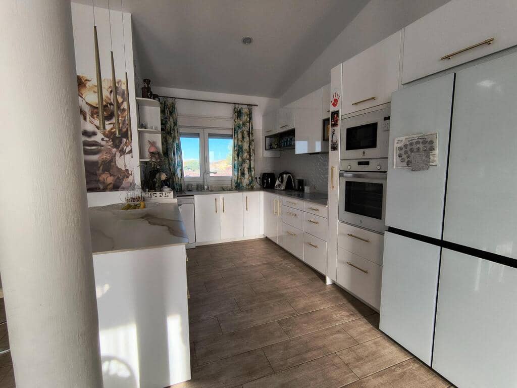 3 soverom Villa til salgs i Chiloeches med svømmebasseng garasje - € 399 000 (Ref: 9410882)