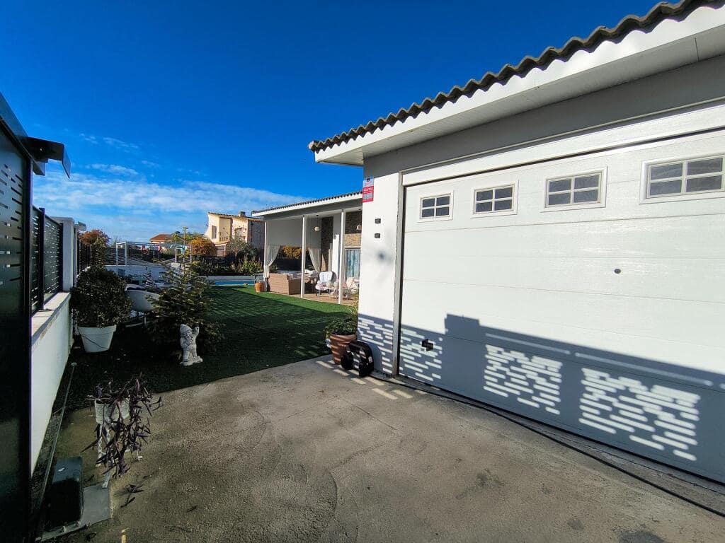 3 soverom Villa til salgs i Chiloeches med svømmebasseng garasje - € 399 000 (Ref: 9410882)