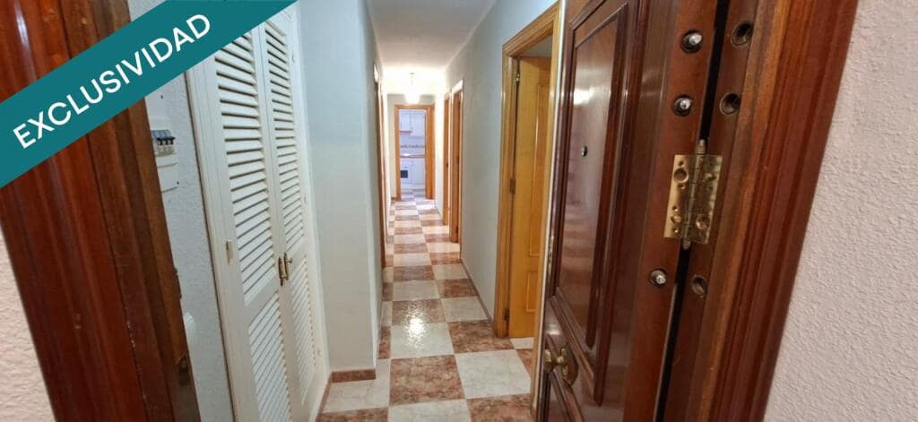 3 makuuhuone Huoneisto myytävänä paikassa Torre del Mar mukana uima-altaan - 345 000 € (Ref: 9410883)