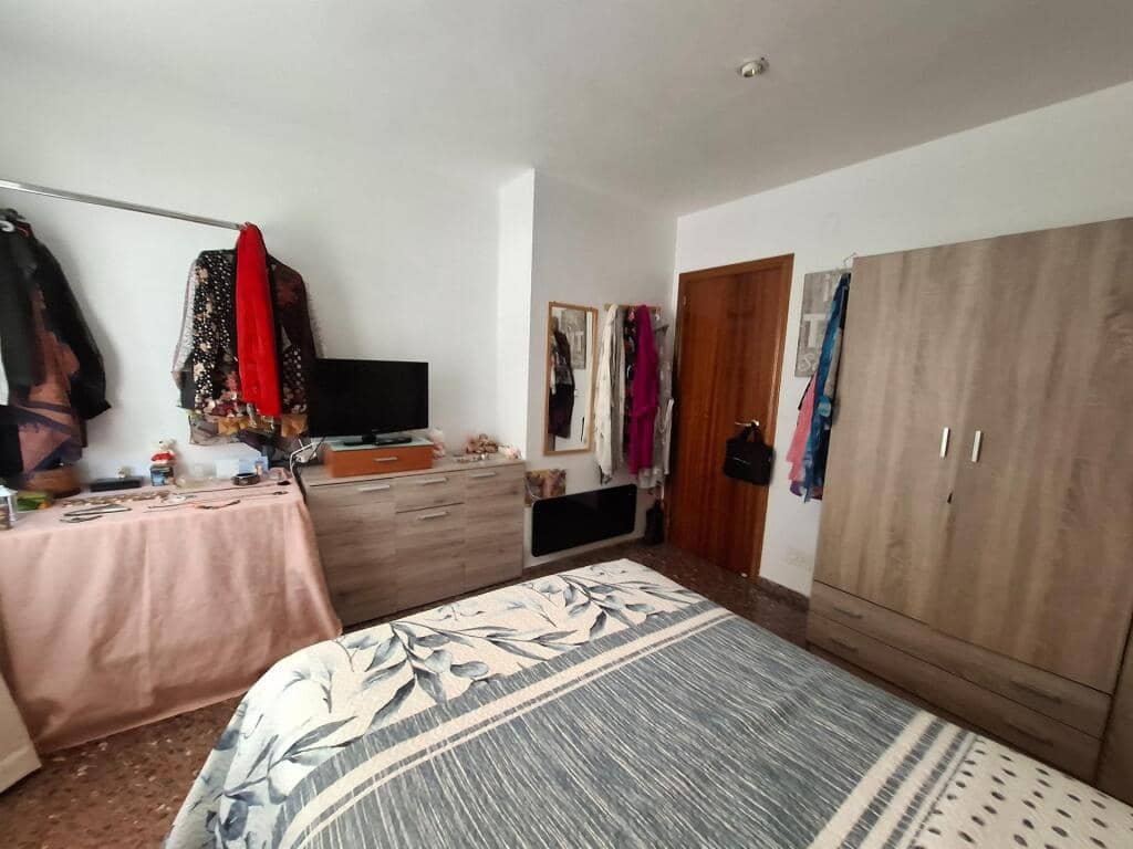 4 quarto Apartamento para venda em L'Olleria - 95 000 € (Ref: 9413935)