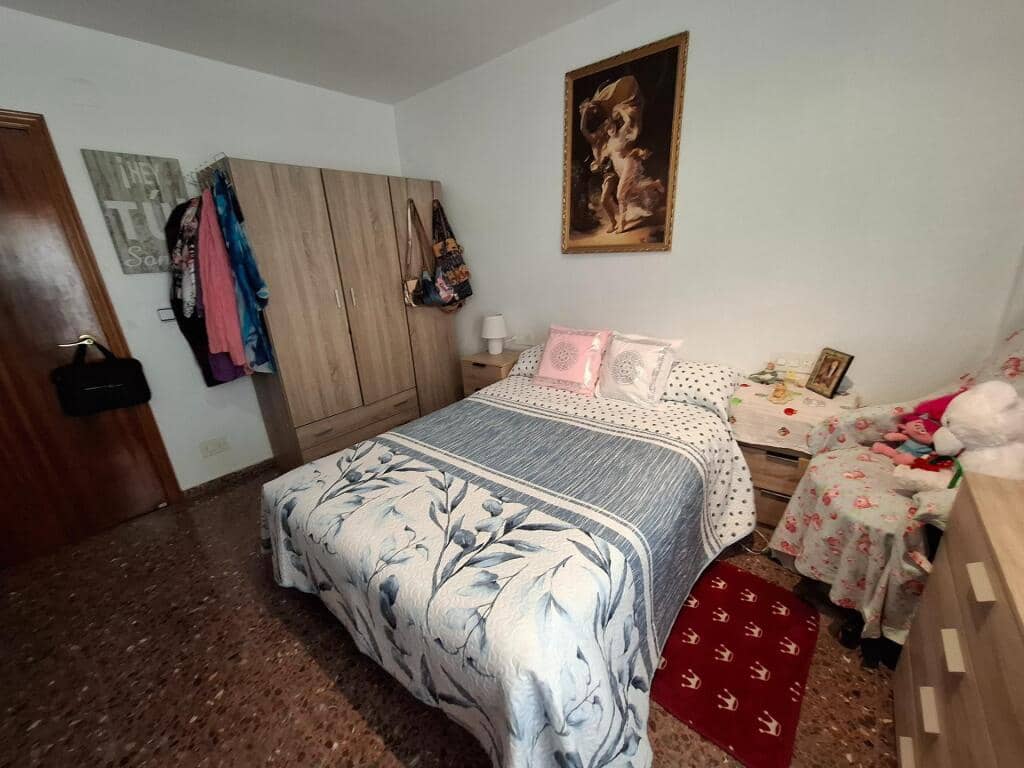 4 quarto Apartamento para venda em L'Olleria - 95 000 € (Ref: 9413935)