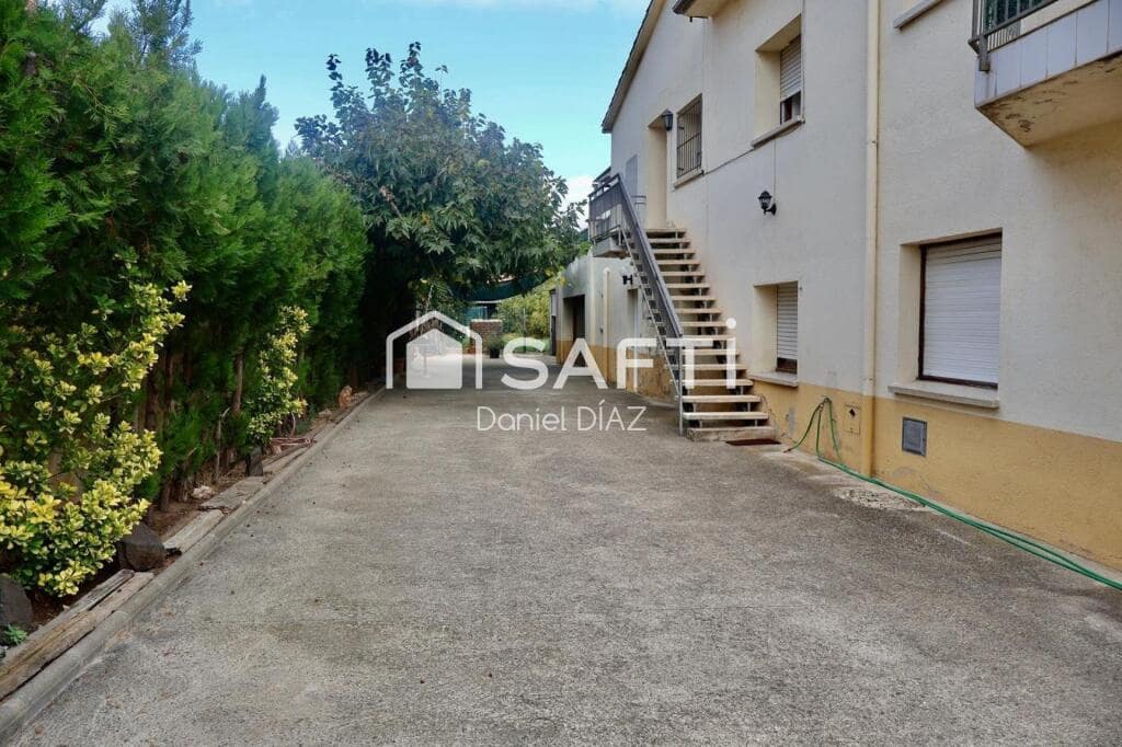 5 soveværelse Finca/Landehus til salg i Macanet de la Selva med garage - € 320.000 (Ref: 9415782)