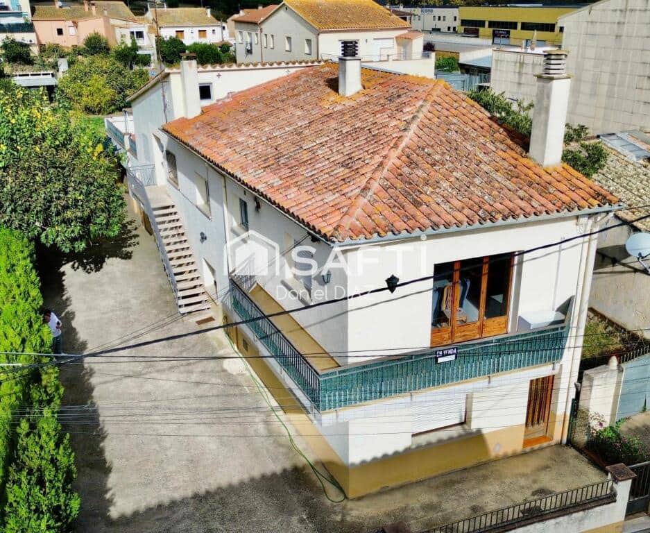 5 soveværelse Finca/Landehus til salg i Macanet de la Selva med garage - € 320.000 (Ref: 9415782)