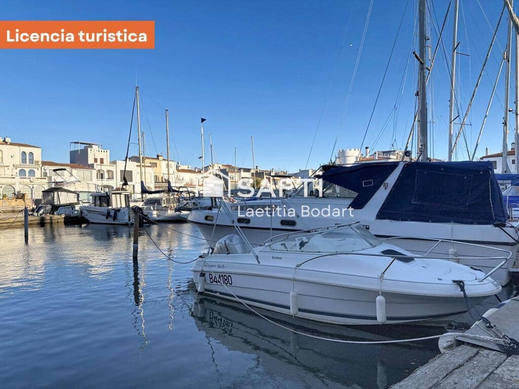 1 bedroom Apartment for sale in Empuriabrava - € 200,000 (Ref: 9415783)