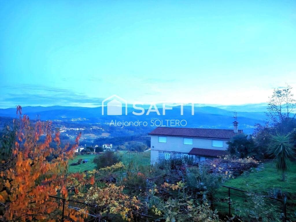 4 sovrum Villa till salu i Crecente - 190 000 € (Ref: 9415785)