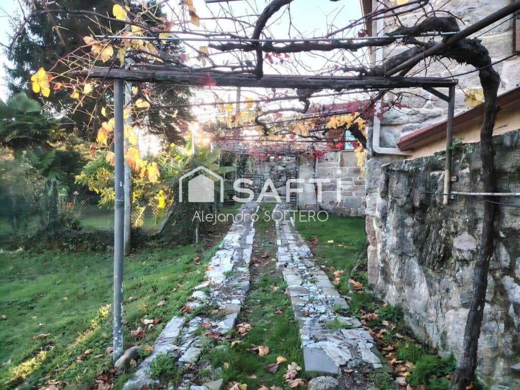 4 sovrum Villa till salu i Crecente - 190 000 € (Ref: 9415785)