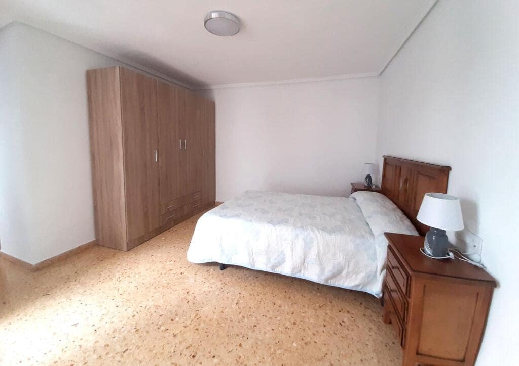 3 bedroom Apartment for rent in Sagunto / Sagunt - € 950 (Ref: 9419541)