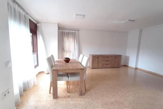 3 bedroom Apartment for rent in Sagunto / Sagunt - € 950 (Ref: 9419541)