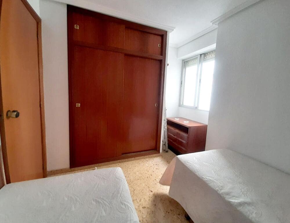 3 bedroom Apartment for rent in Sagunto / Sagunt - € 950 (Ref: 9419541)