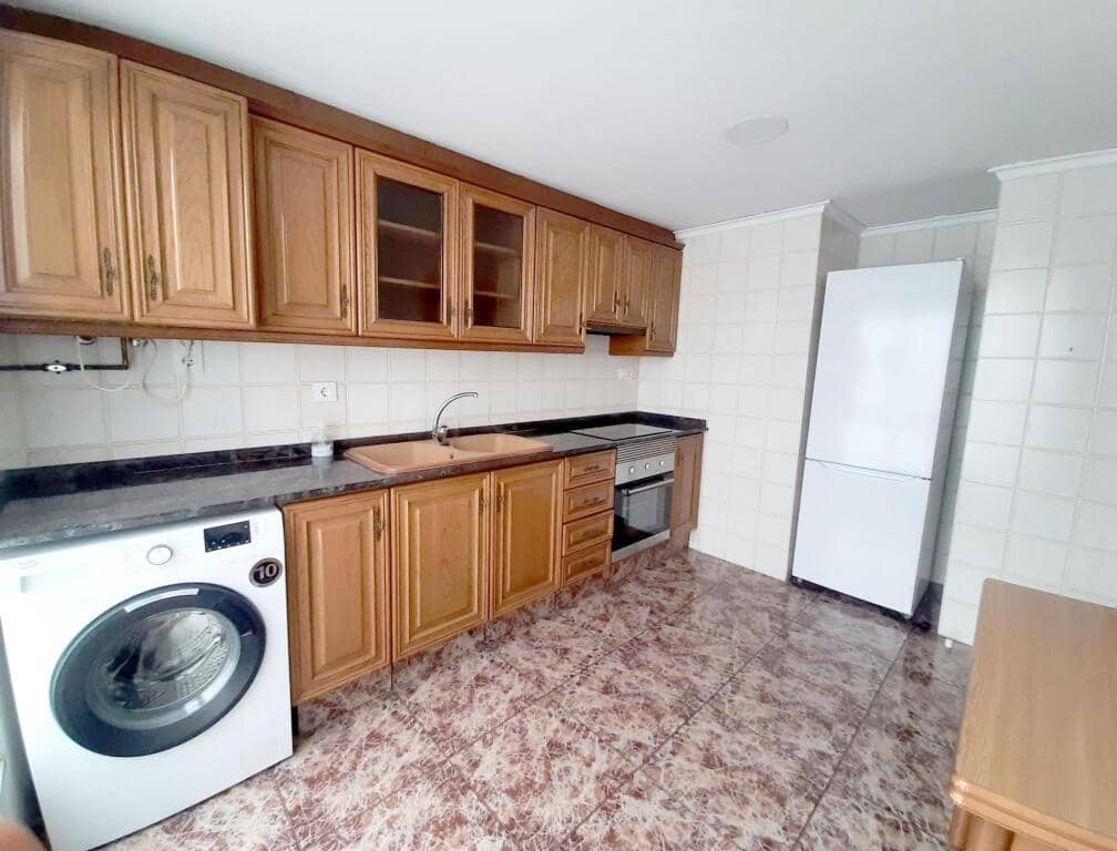 3 bedroom Apartment for rent in Sagunto / Sagunt - € 950 (Ref: 9419541)