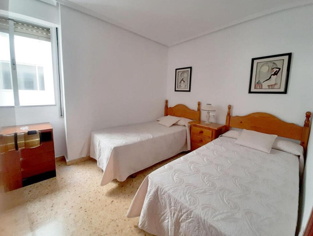 3 bedroom Apartment for rent in Sagunto / Sagunt - € 950 (Ref: 9419541)