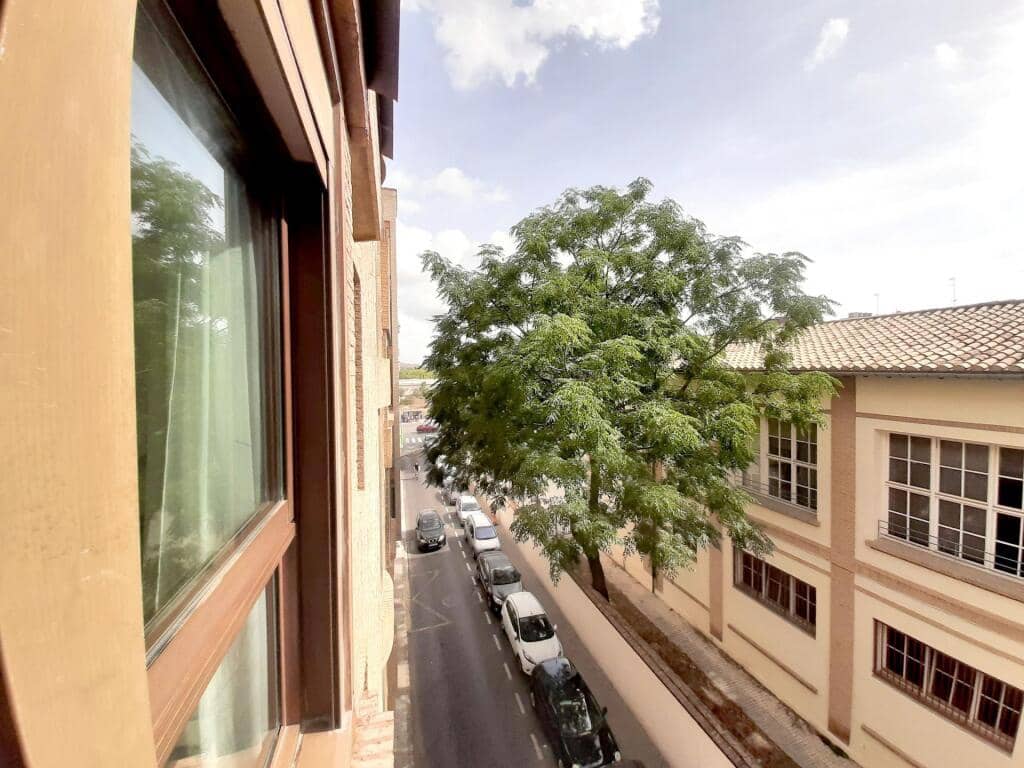 3 bedroom Apartment for rent in Sagunto / Sagunt - € 950 (Ref: 9419541)