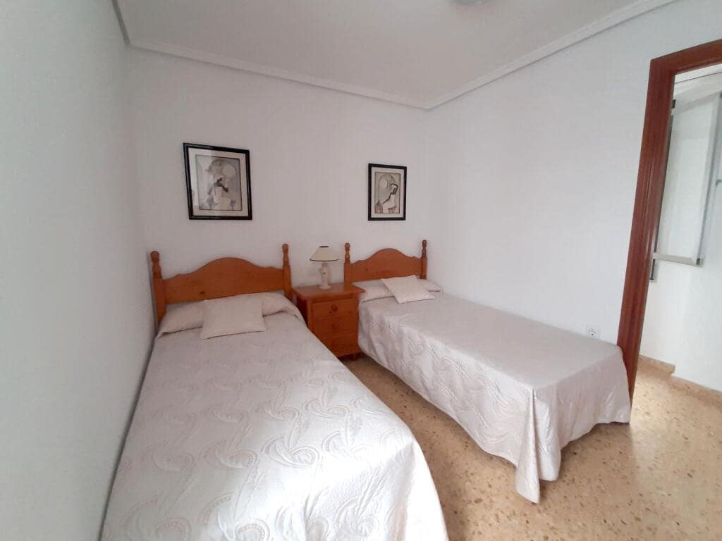 3 bedroom Apartment for rent in Sagunto / Sagunt - € 950 (Ref: 9419541)