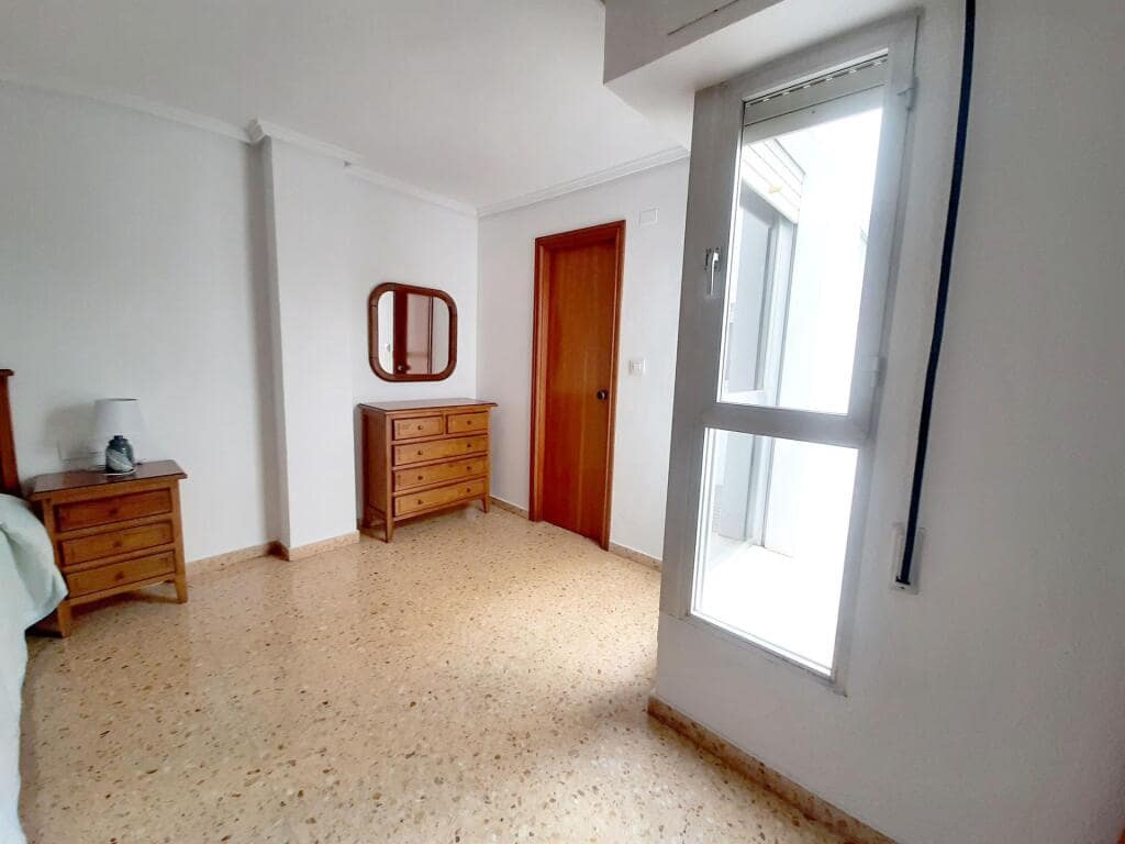 3 bedroom Apartment for rent in Sagunto / Sagunt - € 950 (Ref: 9419541)