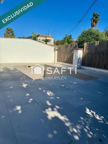 Chalet de 3 habitaciones en Empuriabrava, Castelló d'Empúries en venta - 530.000 € (Ref: 9419542)