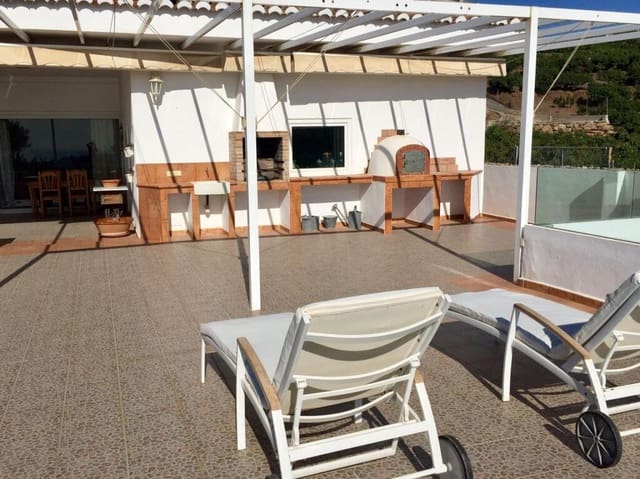 Chalet de 3 habitaciones en Urbanización Santa Rosa, Torrox en venta - 675.000 € (Ref: 9419556)