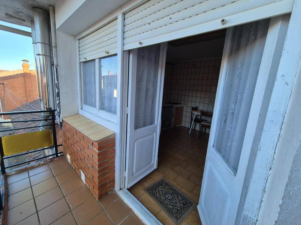 3 sovrum Lägenhet till salu i Almanza - 72 000 € (Ref: 9419557)