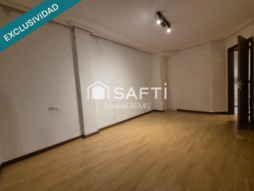 2 soverom Leilighet til salgs i San Andres del Rabanedo med garasje - € 95 000 (Ref: 9419560)