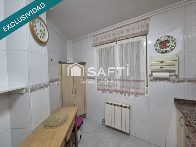 2 soverom Leilighet til salgs i San Andrés del Rabanedo med garasje - € 95 000 (Ref: 9419560)