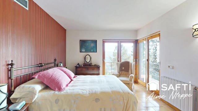 4 soverom Villa til salgs i Girona by med svømmebasseng garasje - € 630 000 (Ref: 9422235)