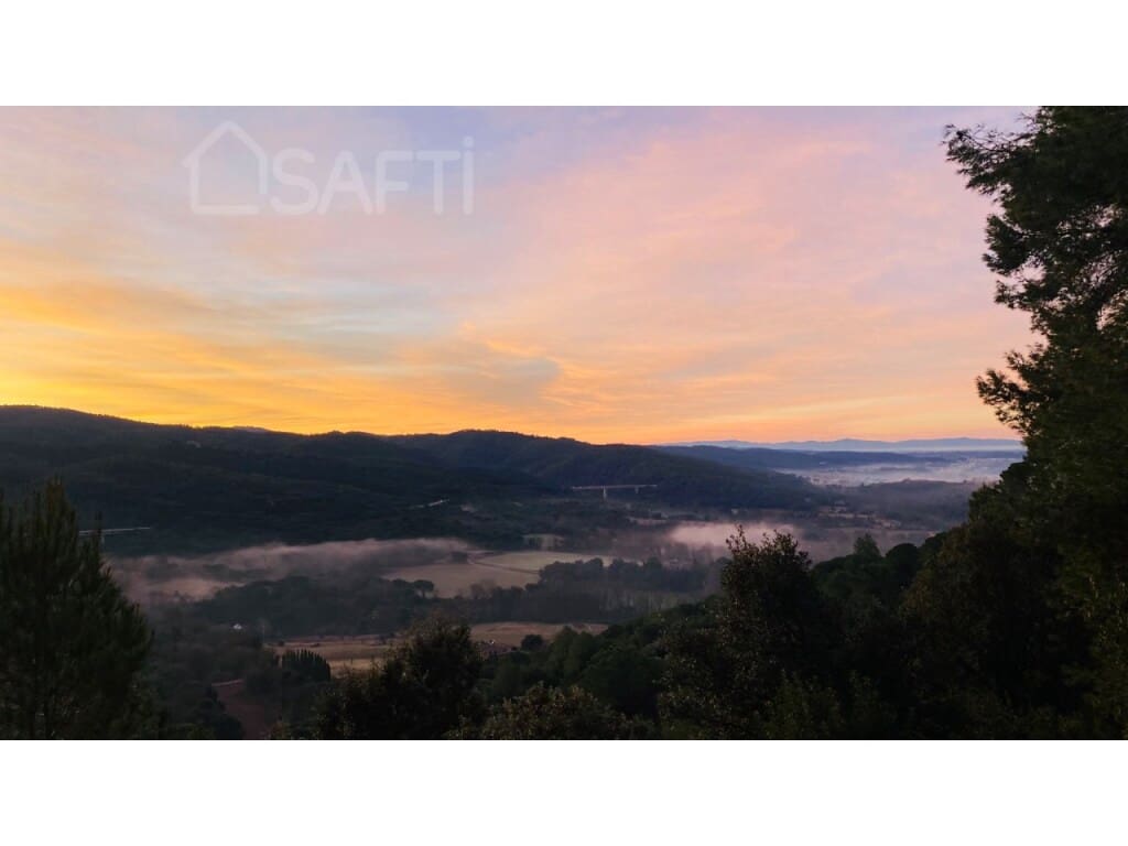 4 bedroom Villa for sale in Girona city with pool garage - € 630,000 (Ref: 9422235)