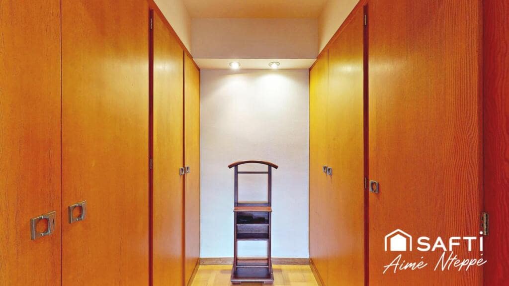 4 bedroom Villa for sale in Girona city with pool garage - € 630,000 (Ref: 9422235)