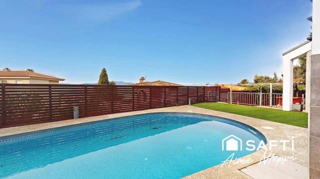 4 soverom Villa til salgs i Girona by med svømmebasseng garasje - € 630 000 (Ref: 9422235)