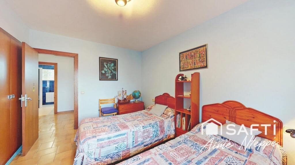 4 bedroom Villa for sale in Girona city with pool garage - € 630,000 (Ref: 9422235)