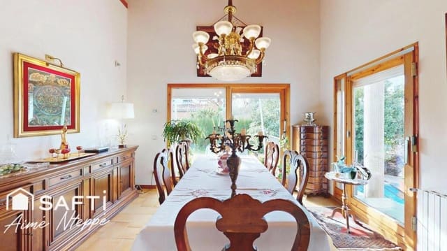 4 soverom Villa til salgs i Girona by med svømmebasseng garasje - € 630 000 (Ref: 9422235)