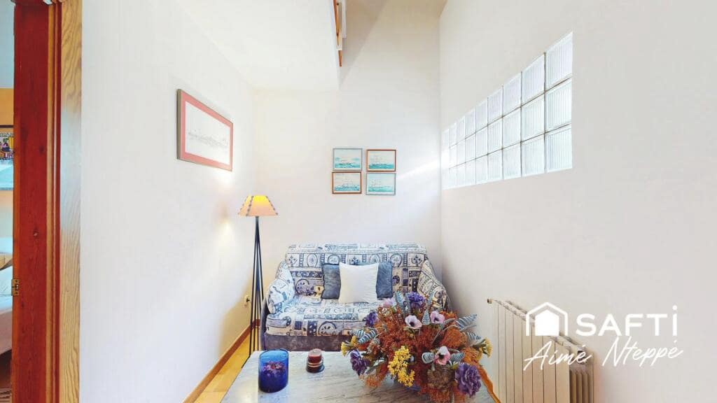 4 bedroom Villa for sale in Girona city with pool garage - € 630,000 (Ref: 9422235)