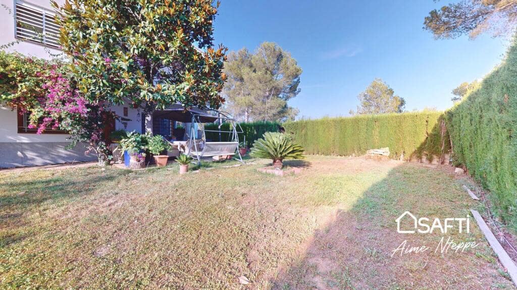 4 bedroom Villa for sale in Girona city with pool garage - € 630,000 (Ref: 9422235)