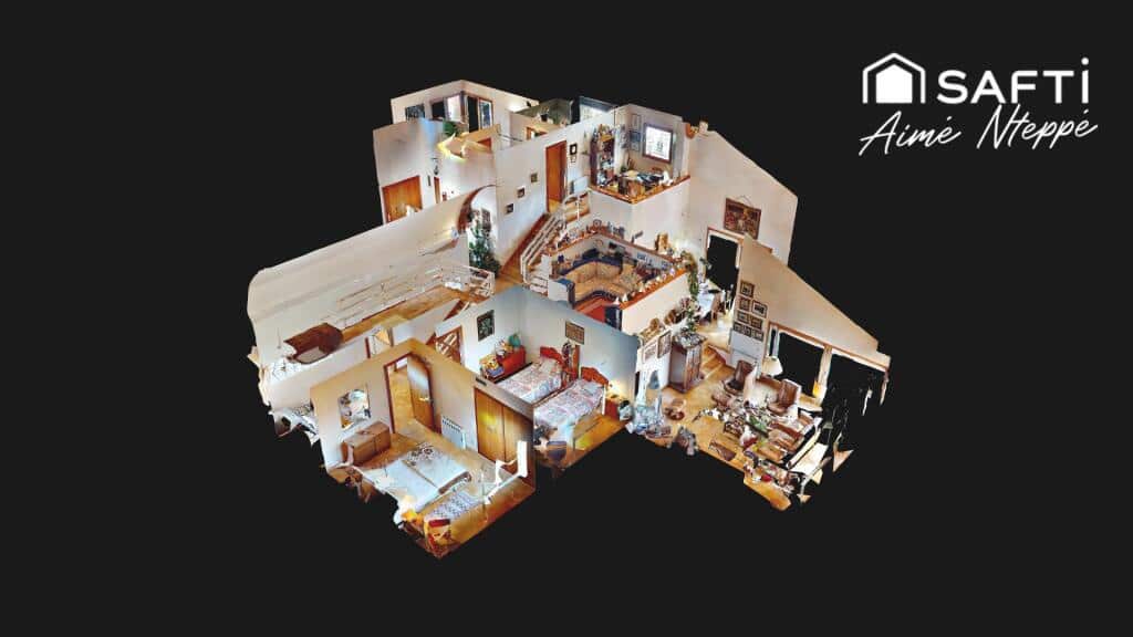 4 bedroom Villa for sale in Girona city with pool garage - € 630,000 (Ref: 9422235)