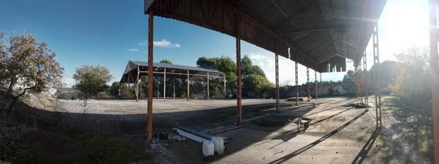 Grunde uden byggetilladelser til salg i Ubeda - € 950.000 (Ref: 9422236)