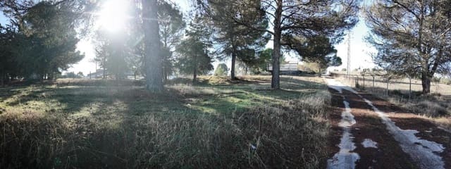 Grunde uden byggetilladelser til salg i Ubeda - € 950.000 (Ref: 9422236)