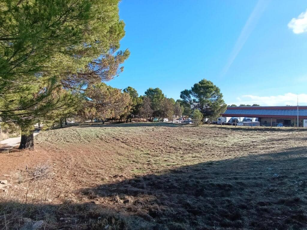 Rakentamaton maa myytävänä paikassa Ubeda - 950 000 € (Ref: 9422236)