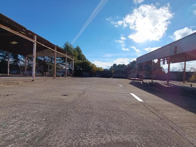 Grunde uden byggetilladelser til salg i Ubeda - € 950.000 (Ref: 9422236)