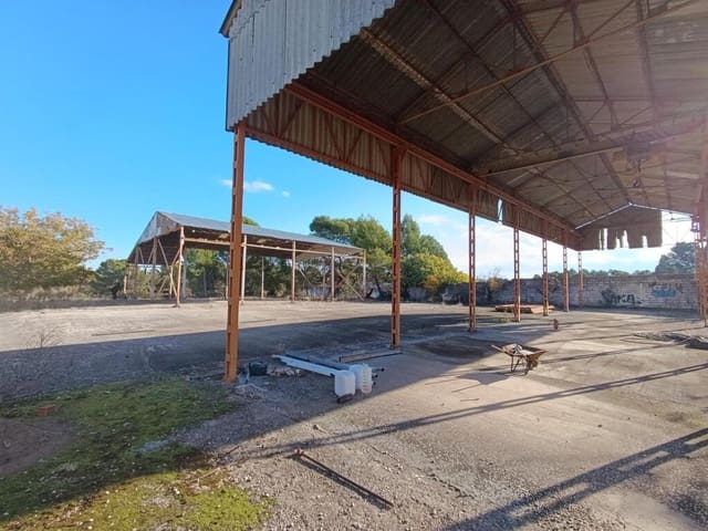 Grunde uden byggetilladelser til salg i Ubeda - € 950.000 (Ref: 9422236)