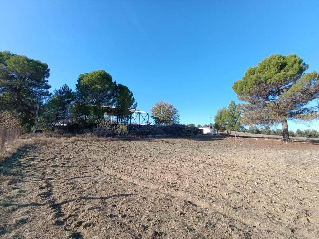 Rakentamaton maa myytävänä paikassa Ubeda - 950 000 € (Ref: 9422236)