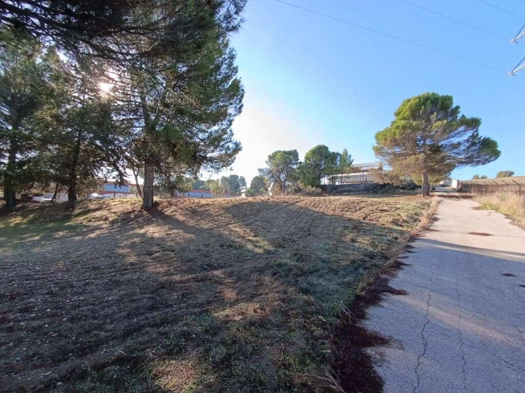 Rakentamaton maa myytävänä paikassa Ubeda - 950 000 € (Ref: 9422236)